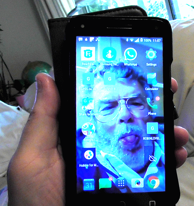 Robin's cheap Alcatel U5 smartphone